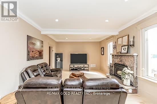 10258 HIGHWAY 9 E - 7