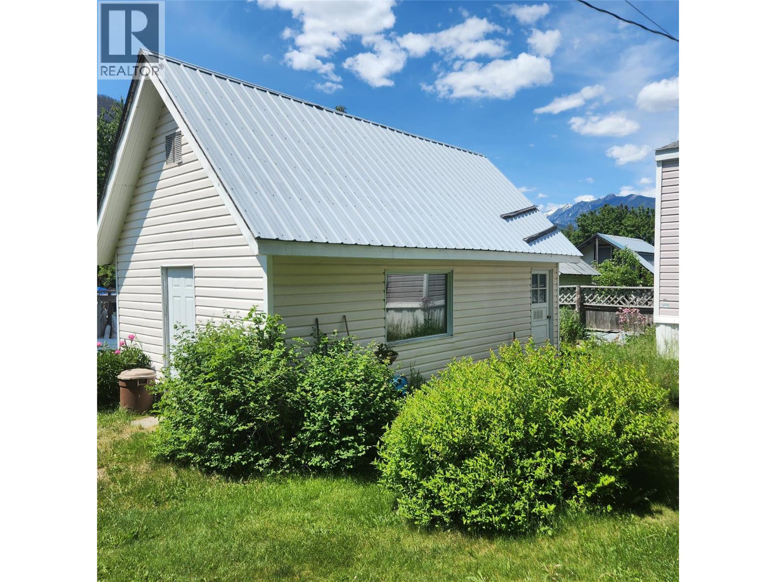 612 Fletcher Avenue, Slocan