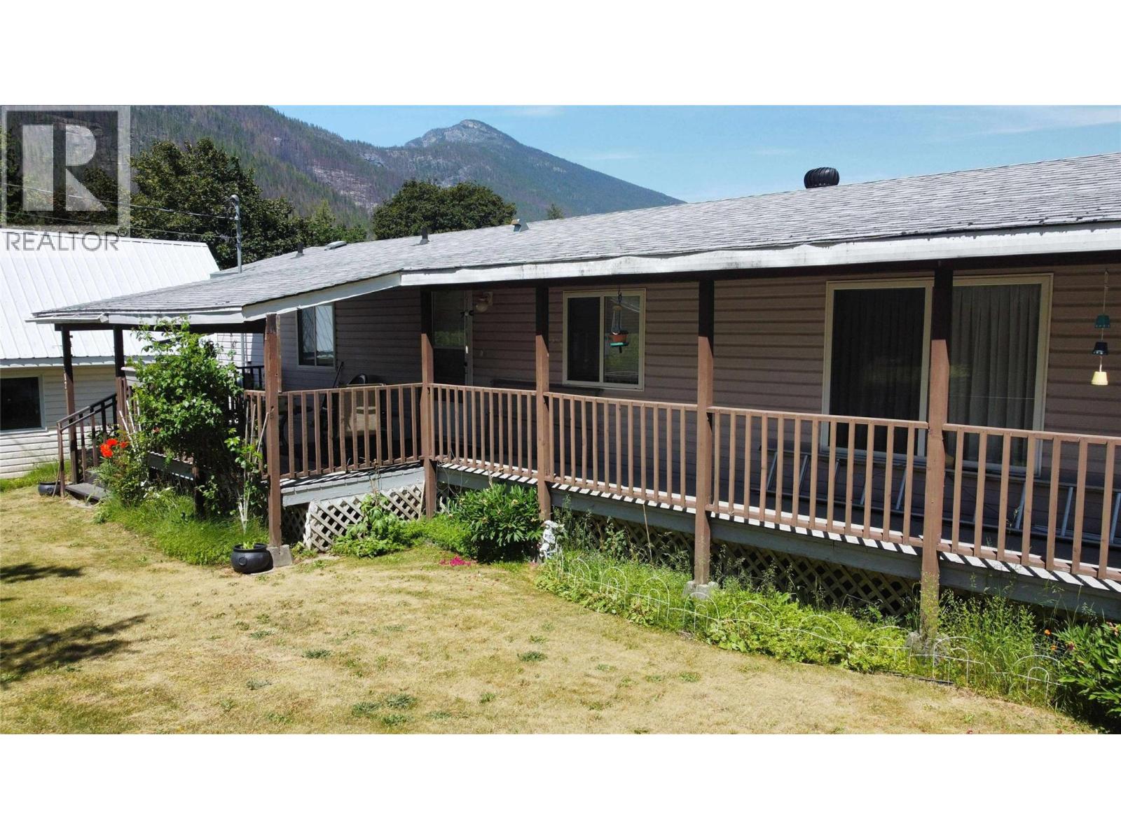 612 Fletcher Avenue, Slocan