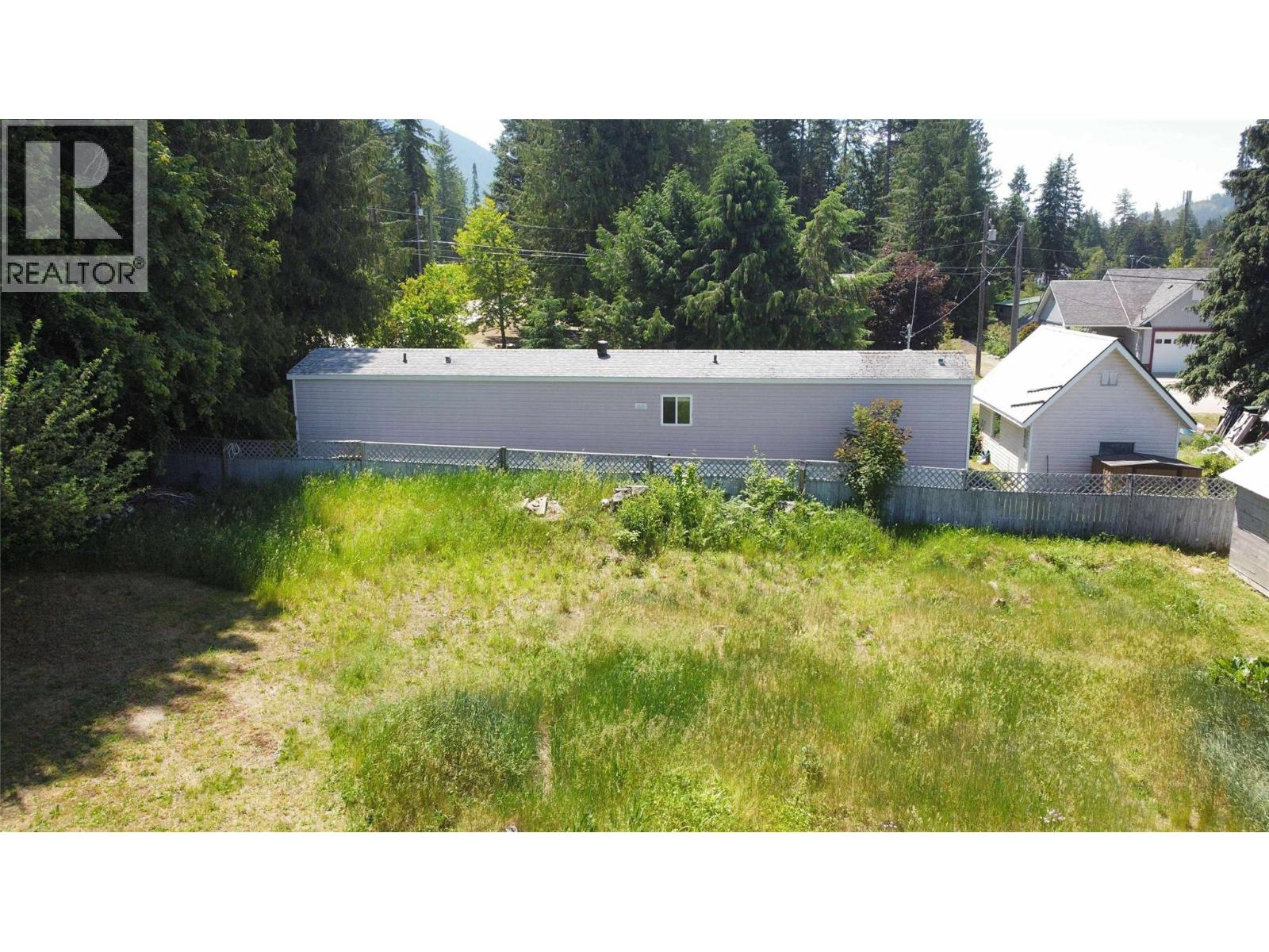 612 Fletcher Avenue, Slocan
