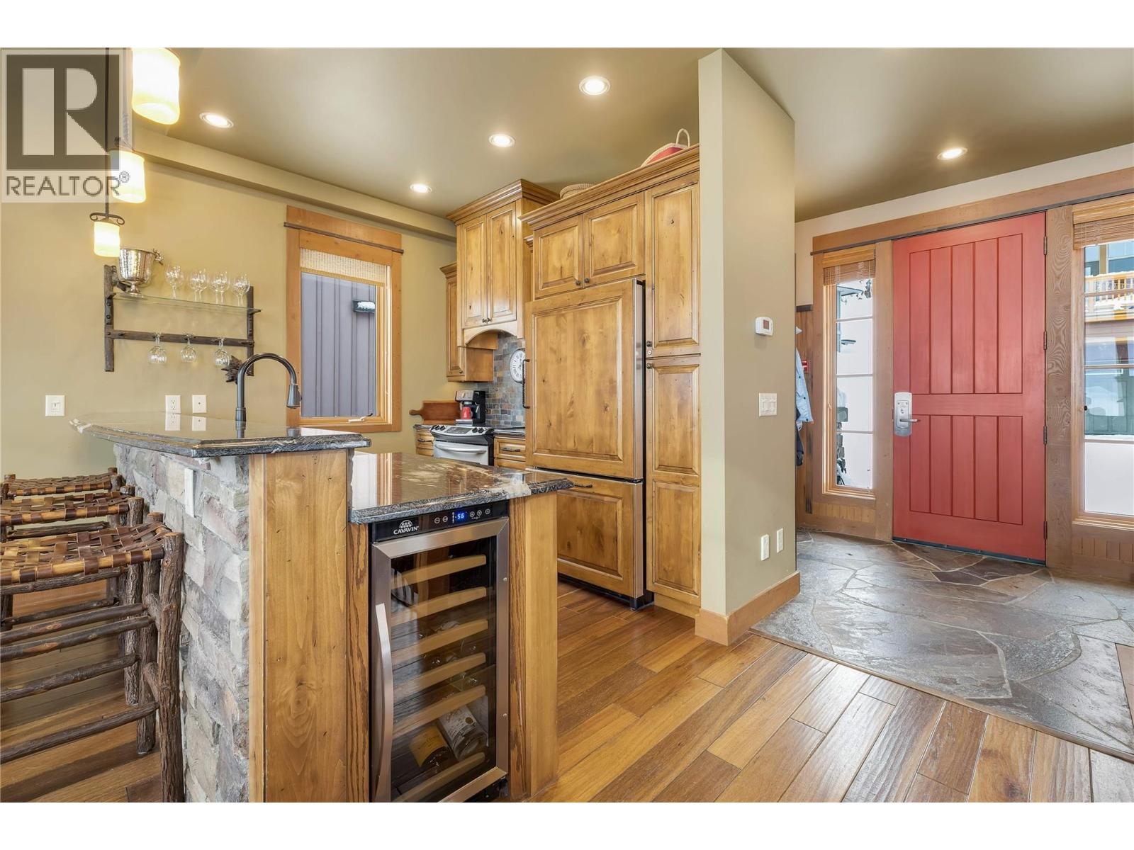 8 255 Feathertop Way, Big White