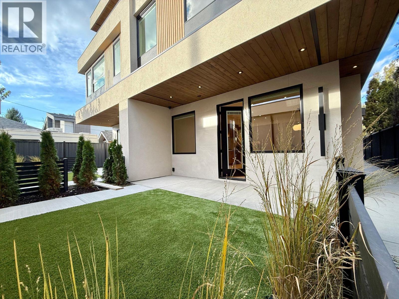 4 781 Martin Avenue, Kelowna