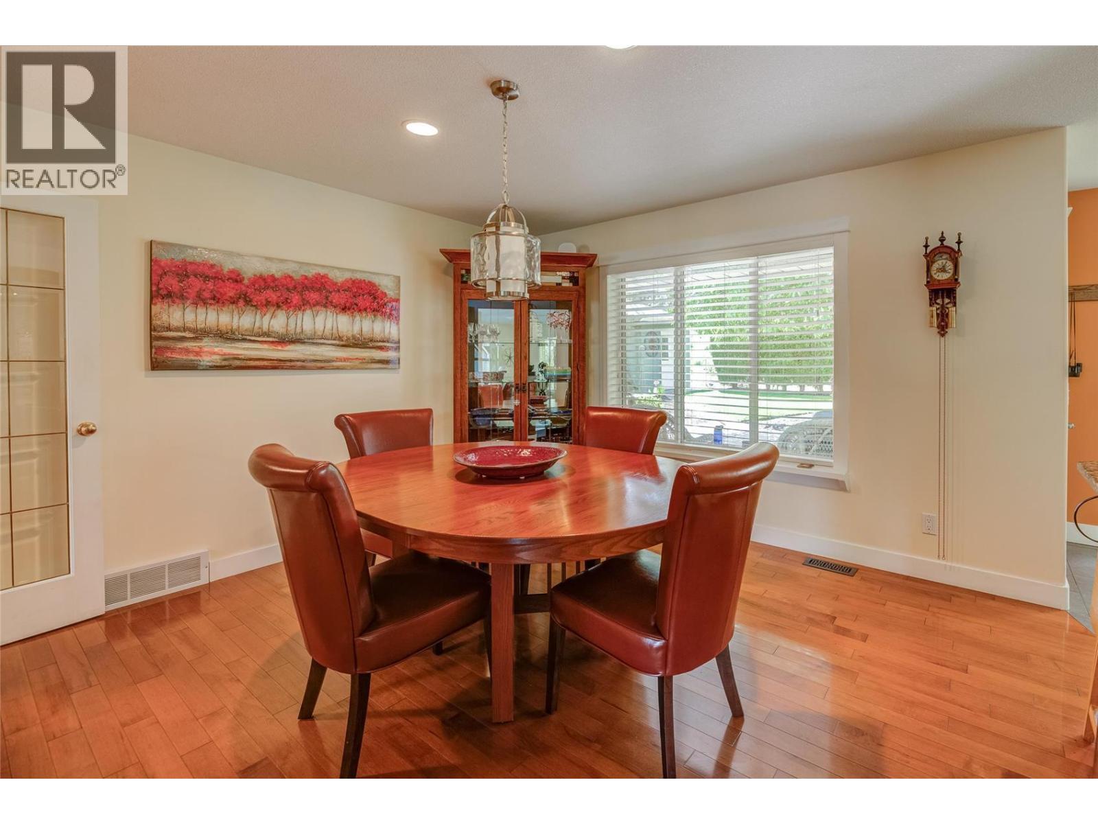 1870 Bayview Court, West Kelowna