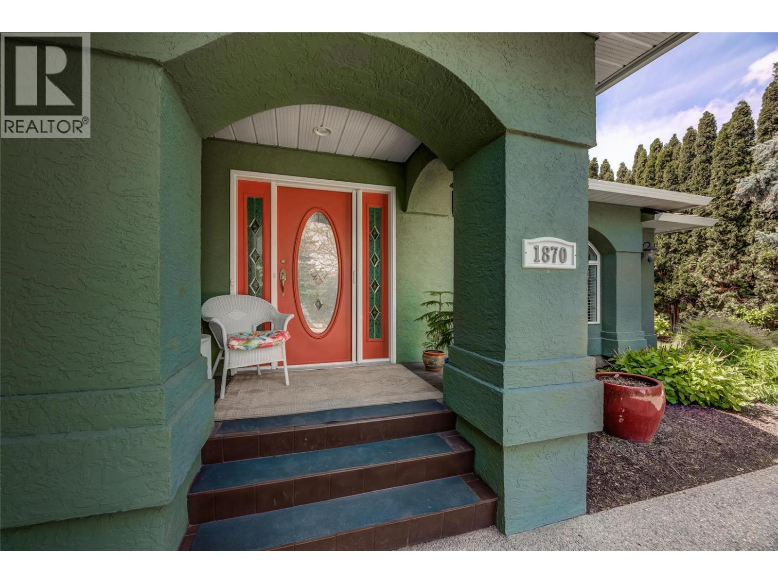 1870 Bayview Court, West Kelowna