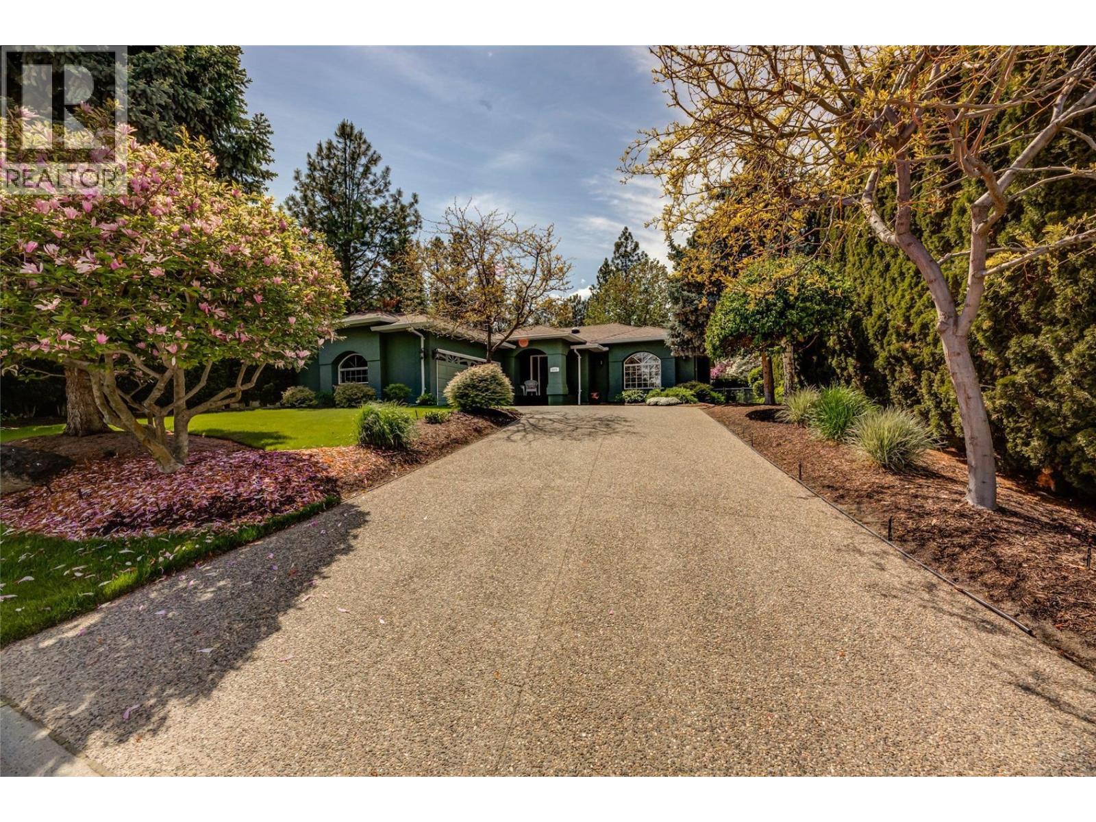 1870 Bayview Court, West Kelowna