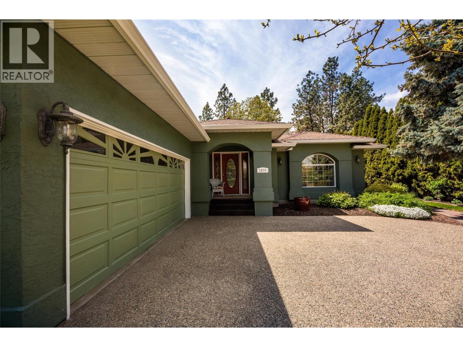1870 Bayview Court, West Kelowna