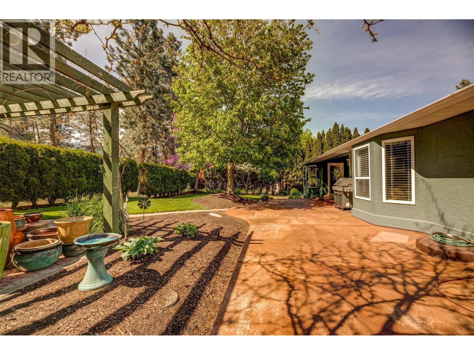 1870 Bayview Court, West Kelowna