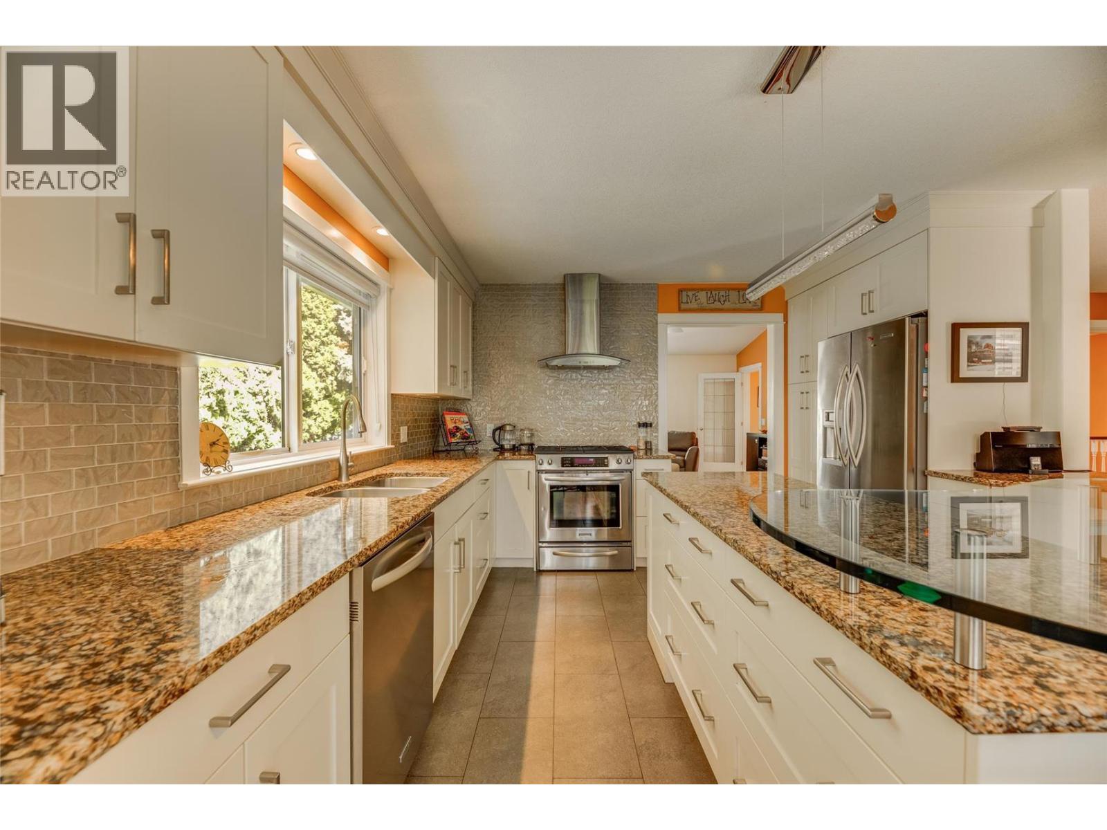 1870 Bayview Court, West Kelowna