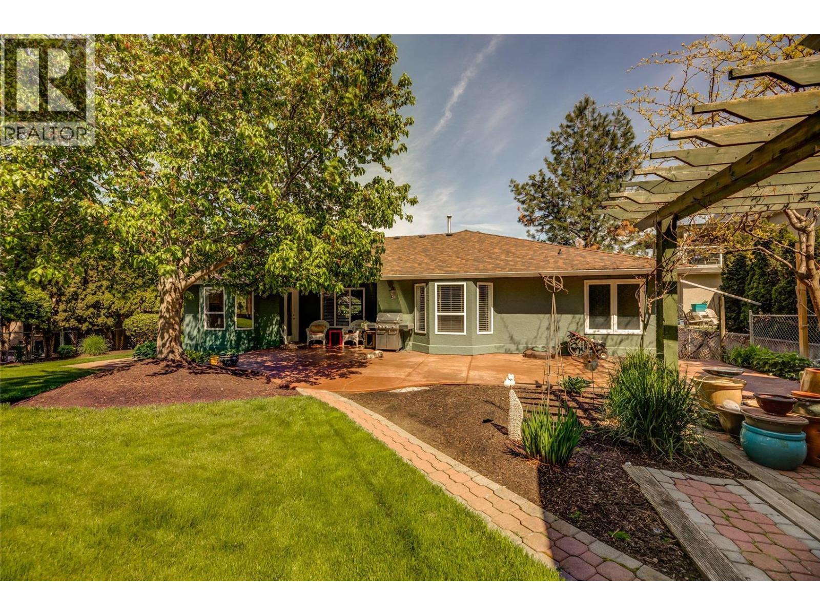 1870 Bayview Court, West Kelowna