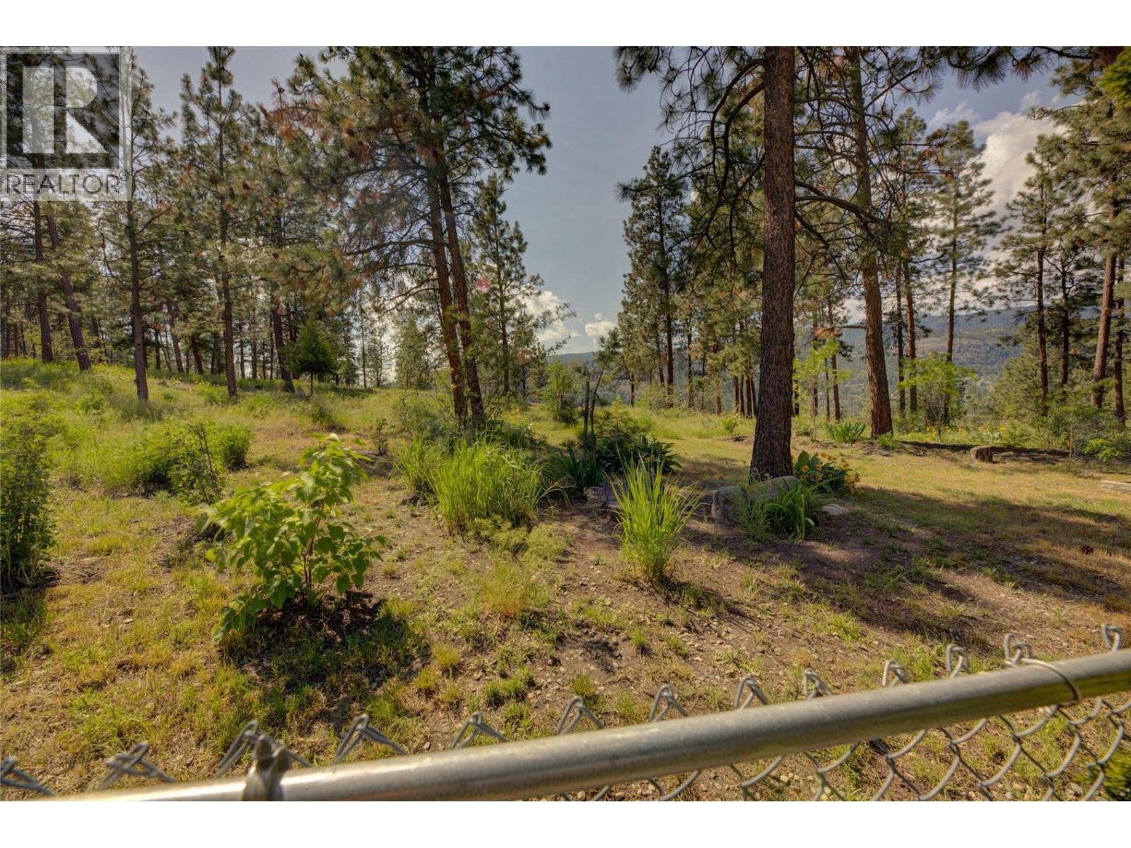 1870 Bayview Court, West Kelowna