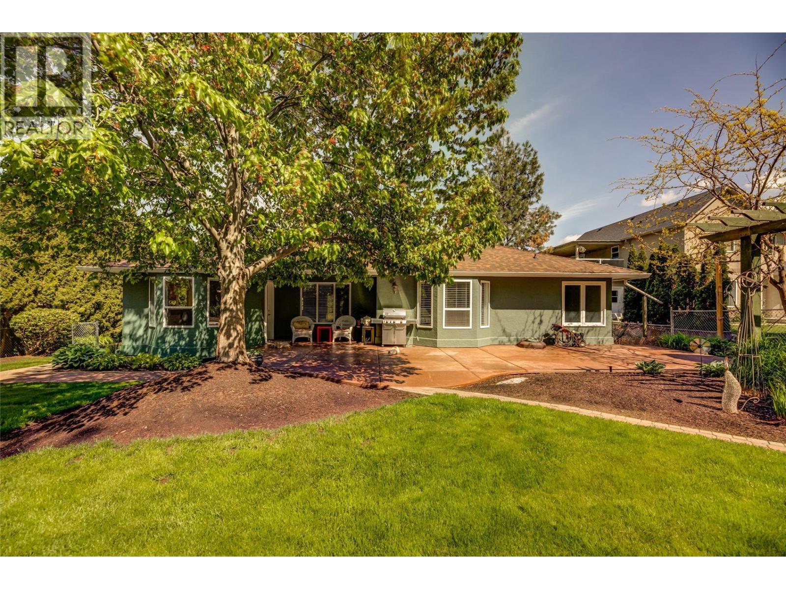 1870 Bayview Court, West Kelowna