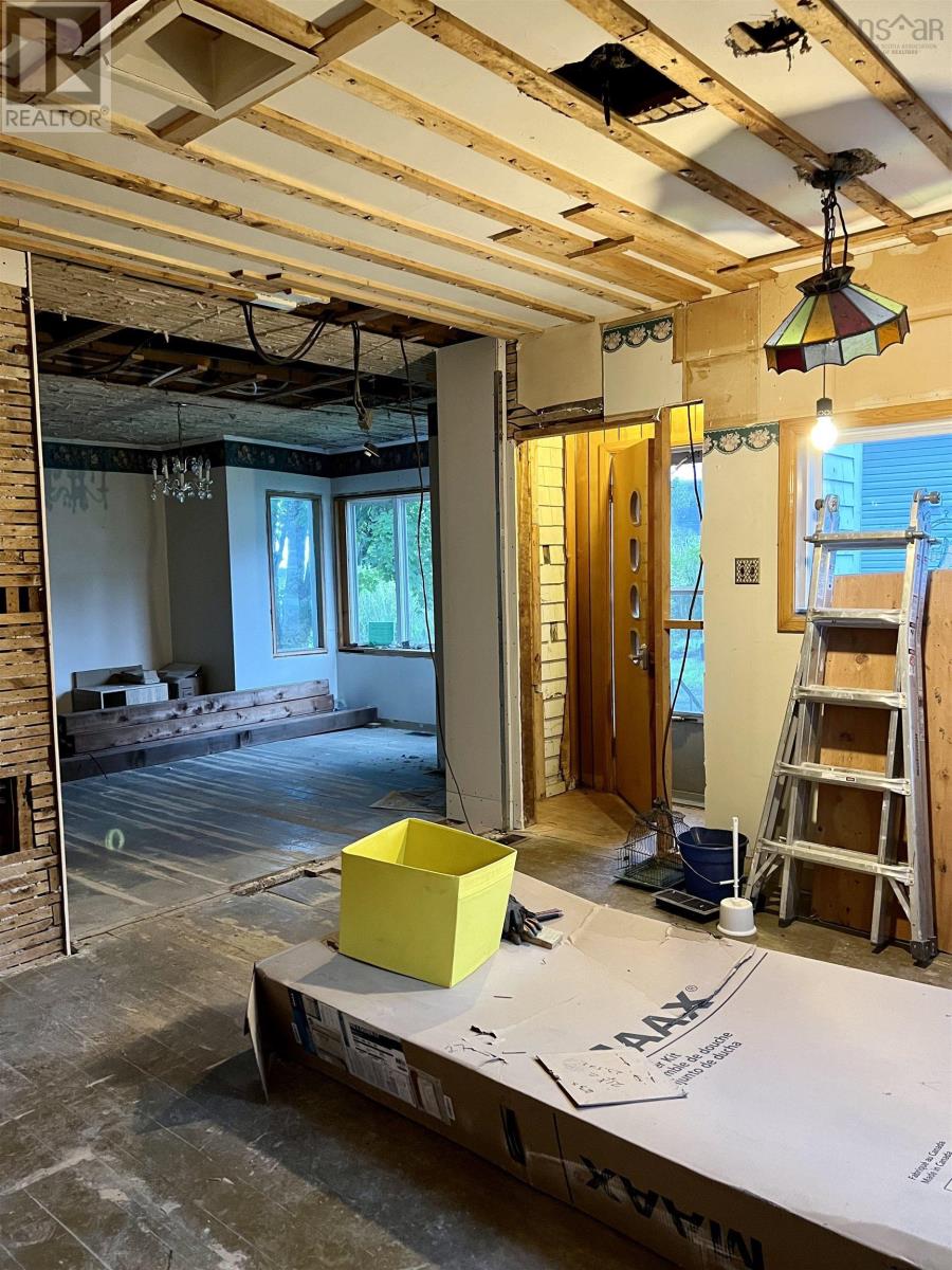 Property 6 of 10 of 1042 Highway 335