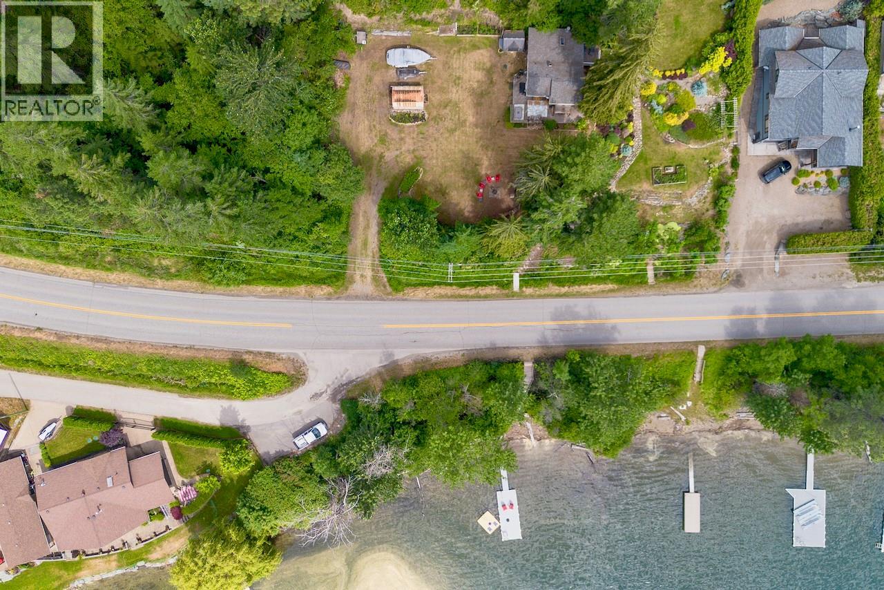 2989 Squilax-Anglemont Road, Lee Creek