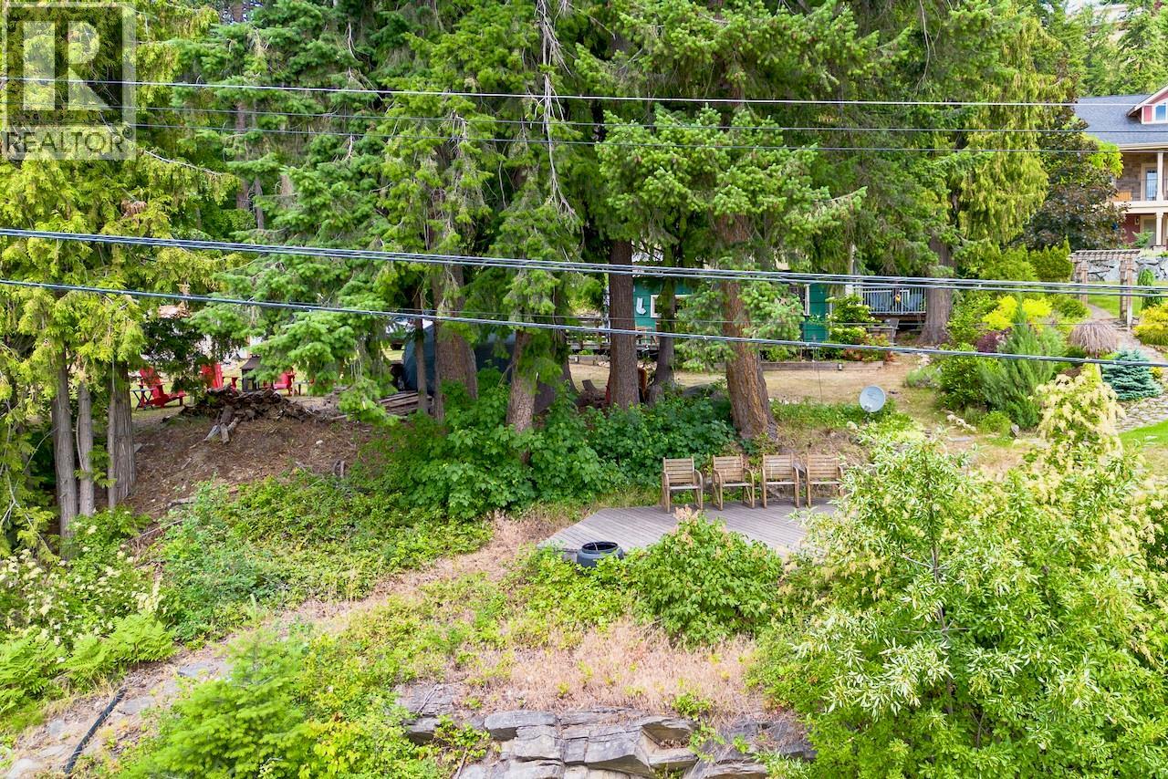 2989 Squilax-Anglemont Road, Lee Creek