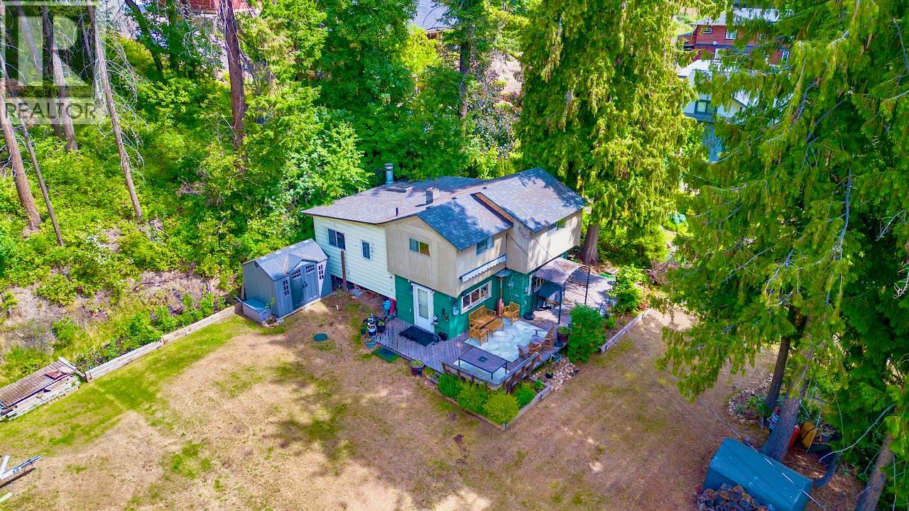 2989 Squilax-Anglemont Road, Lee Creek