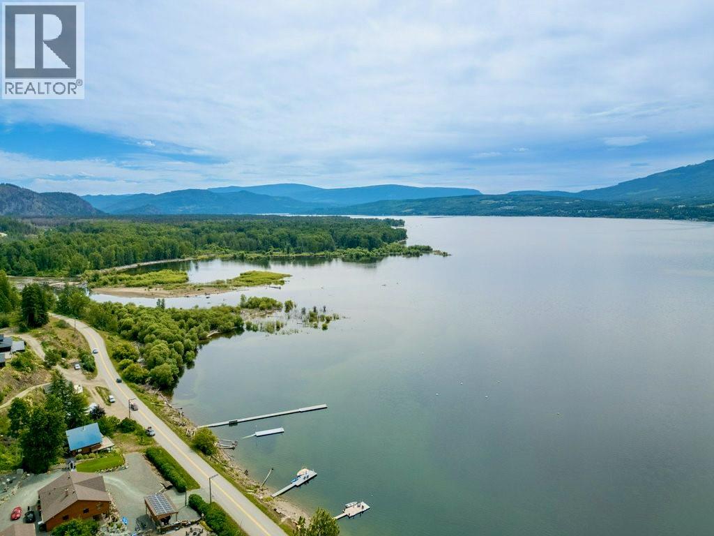 2989 Squilax-Anglemont Road, Lee Creek