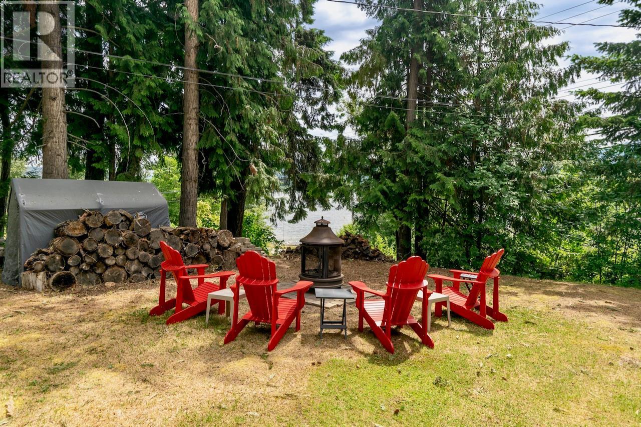 2989 Squilax-Anglemont Road, Lee Creek