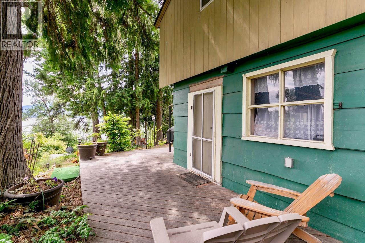 2989 Squilax-Anglemont Road, Lee Creek