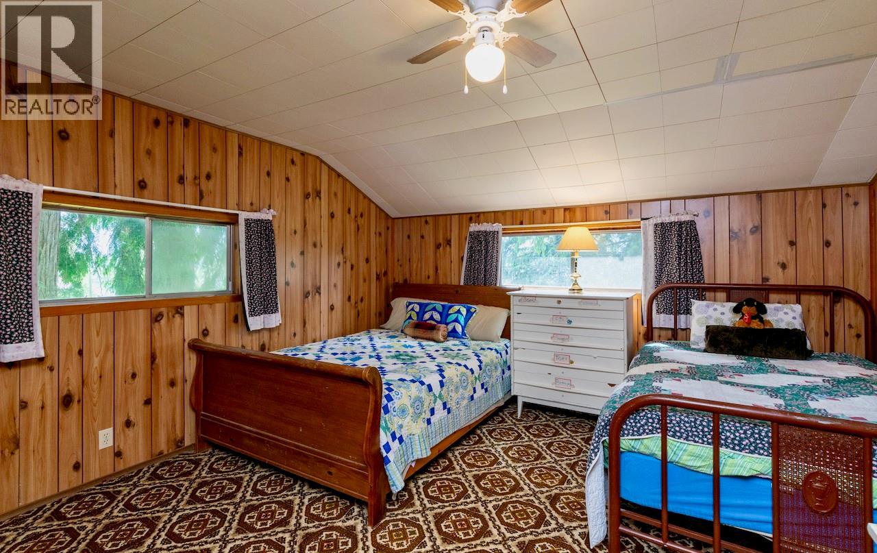 2989 Squilax-Anglemont Road, Lee Creek