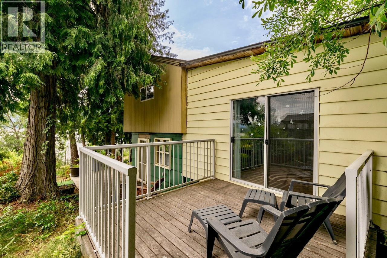 2989 Squilax-Anglemont Road, Lee Creek