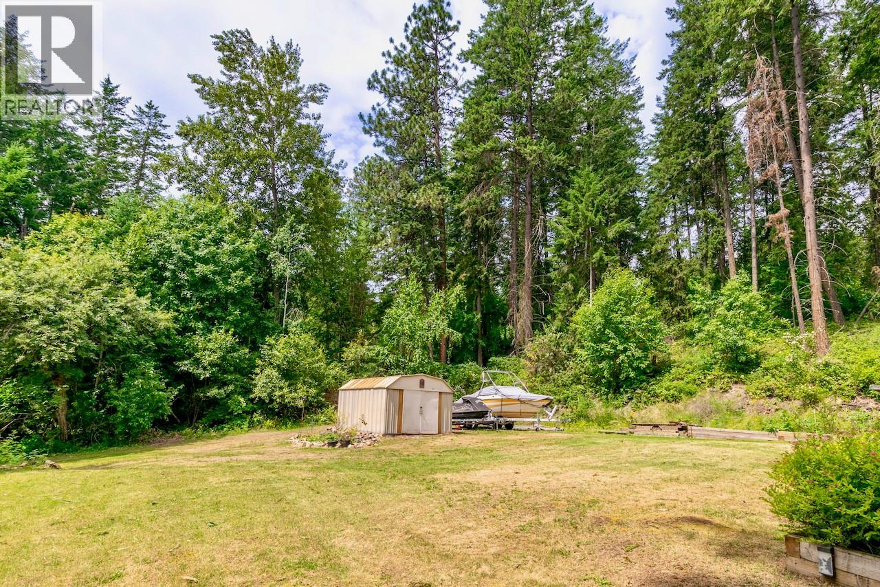 2989 Squilax-Anglemont Road, Lee Creek