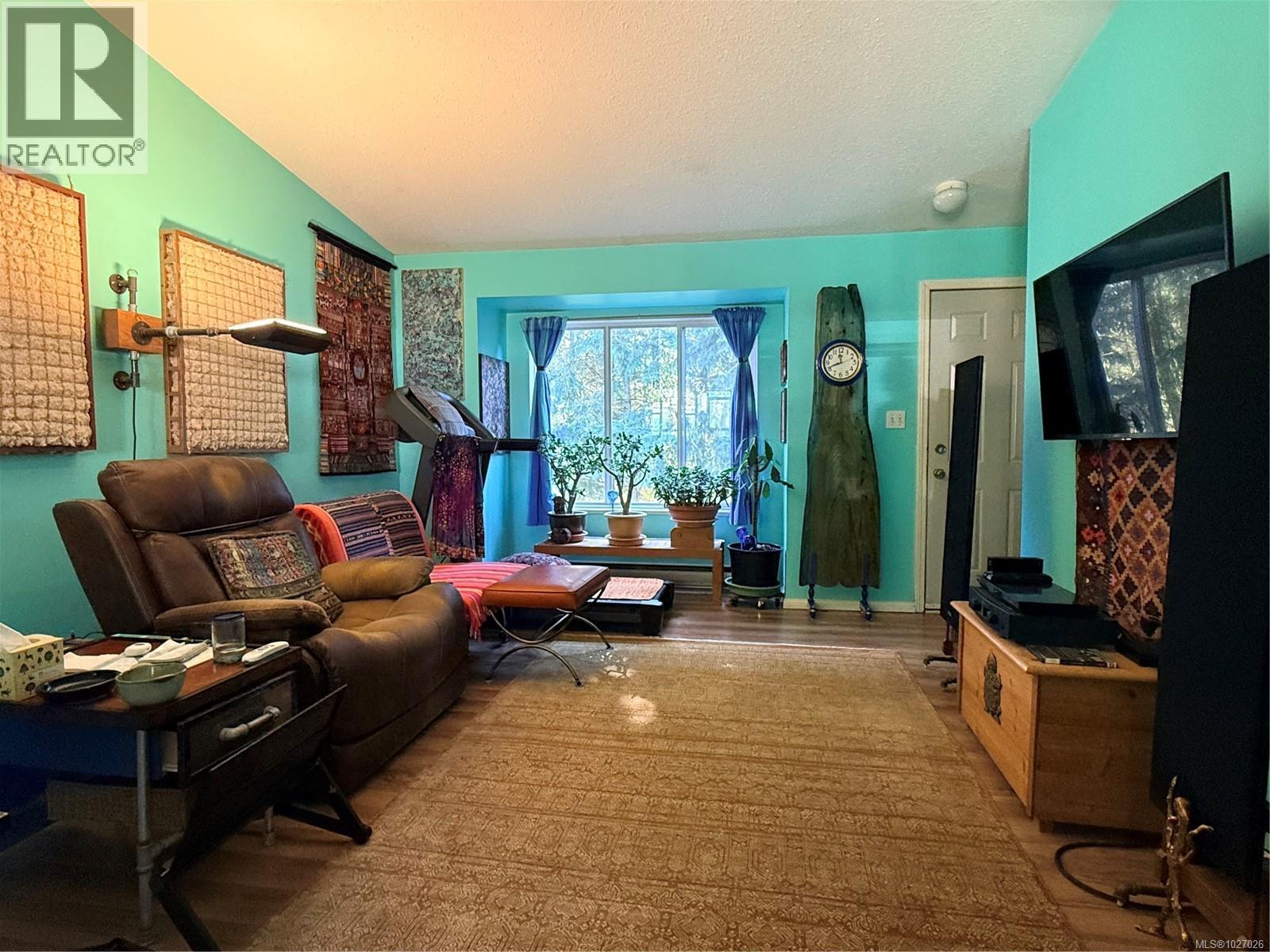 26 745 Church St - Photo 3 of 13, Gabriola Island, British Columbia