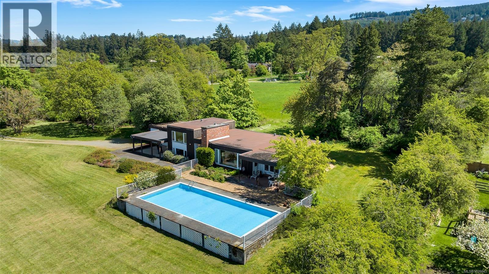 6364 Deykin Ave, Duncan