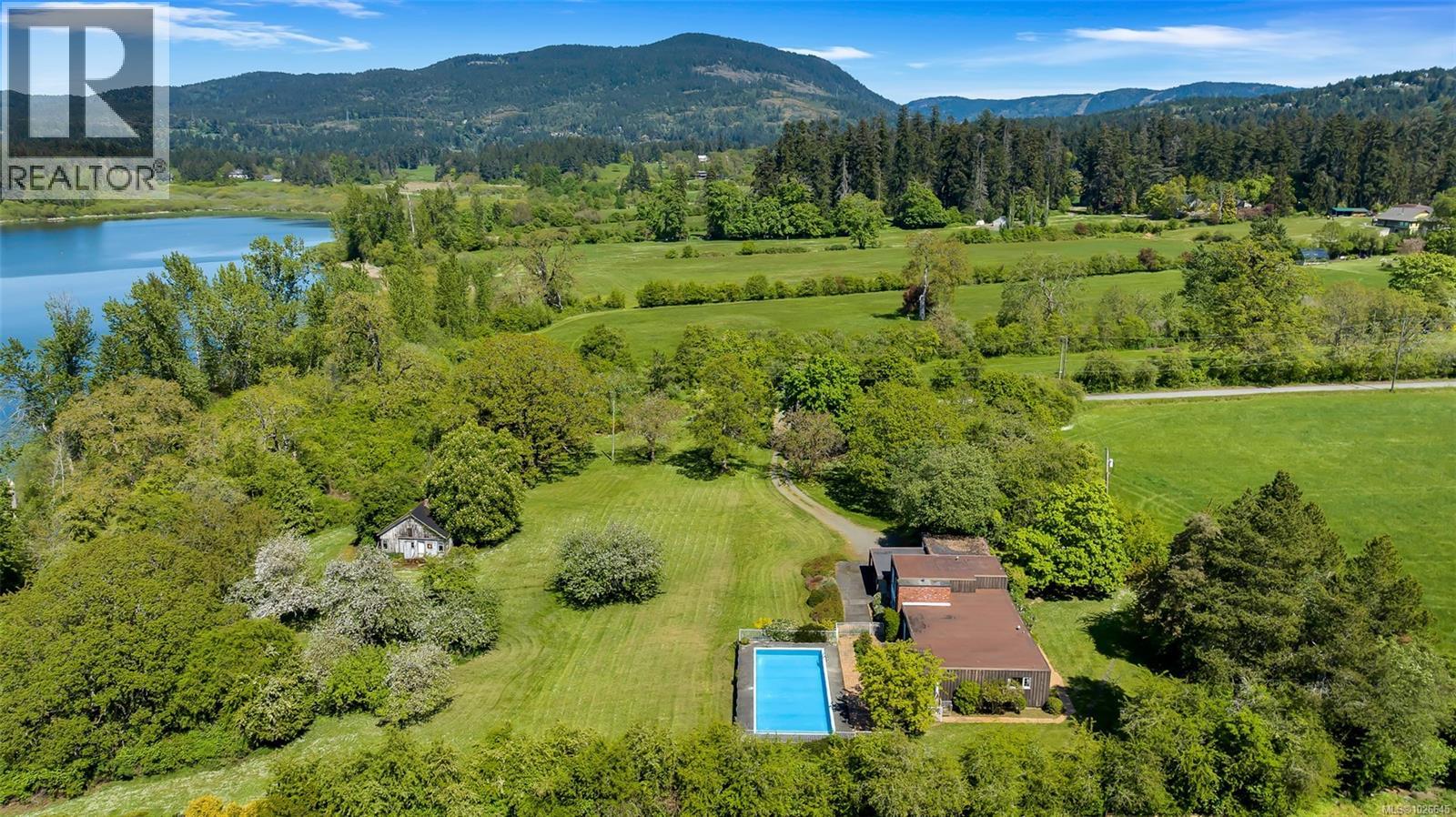 6364 Deykin Ave, Duncan