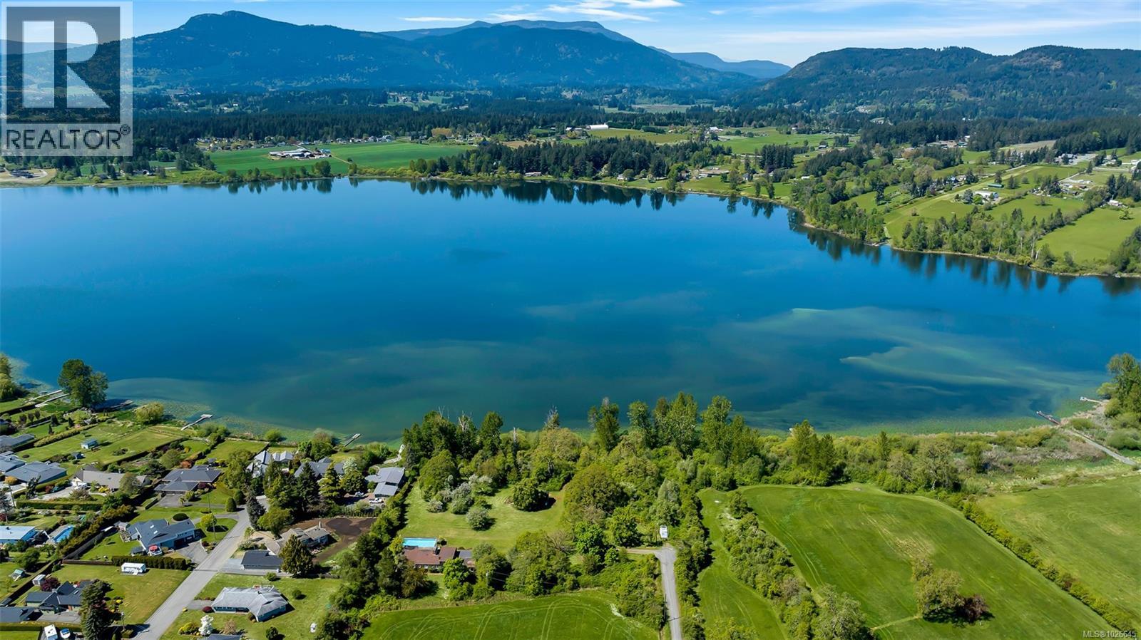 6364 Deykin Ave, Duncan