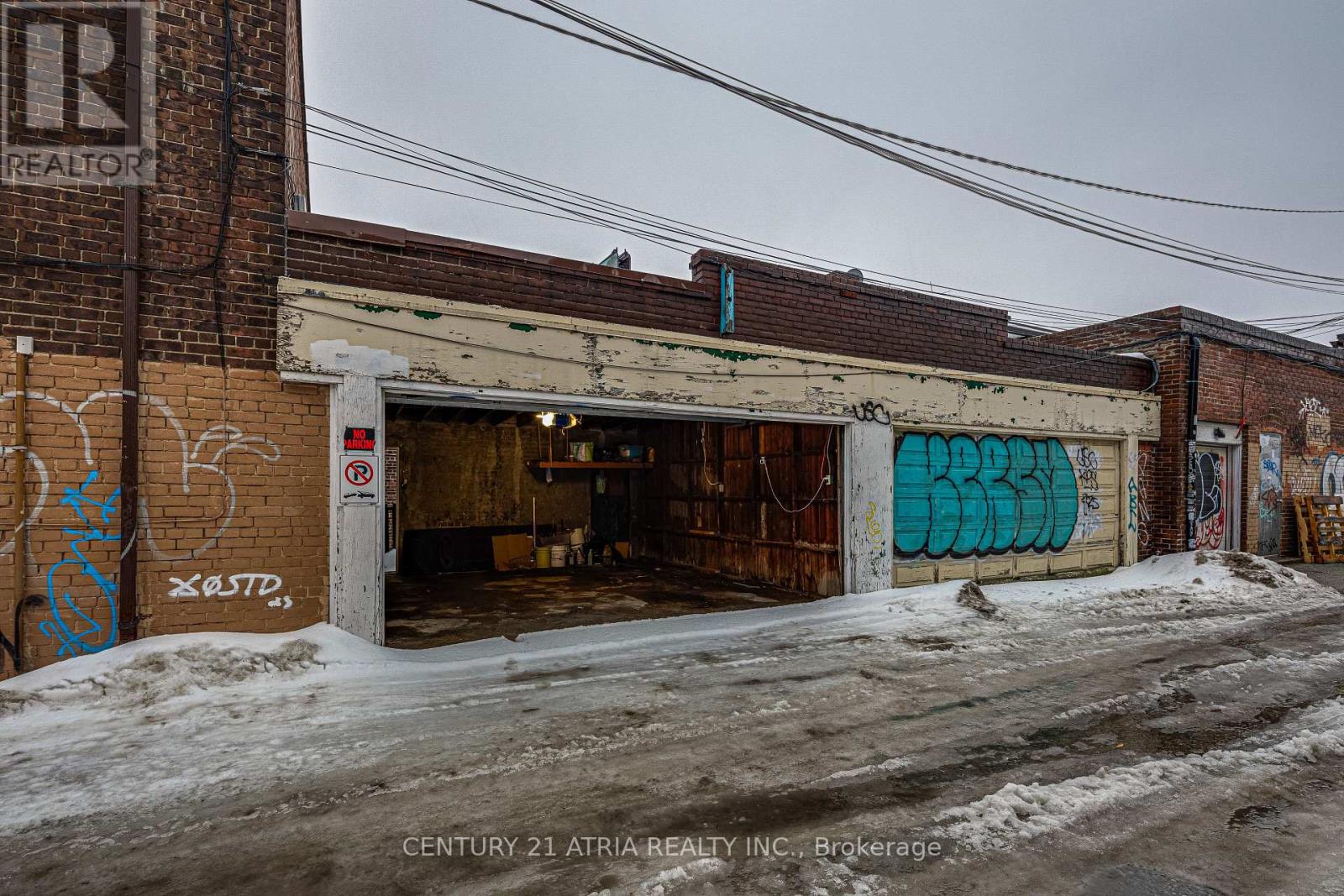 1564 DANFORTH AVENUE - 18