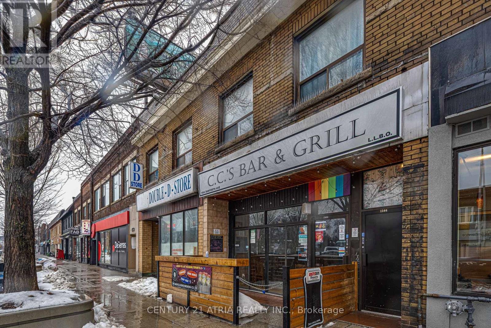 1564 DANFORTH AVENUE - 21