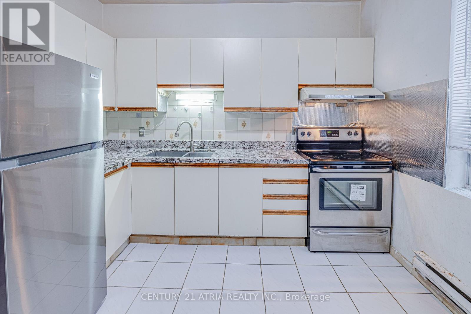 1564 DANFORTH AVENUE - 5