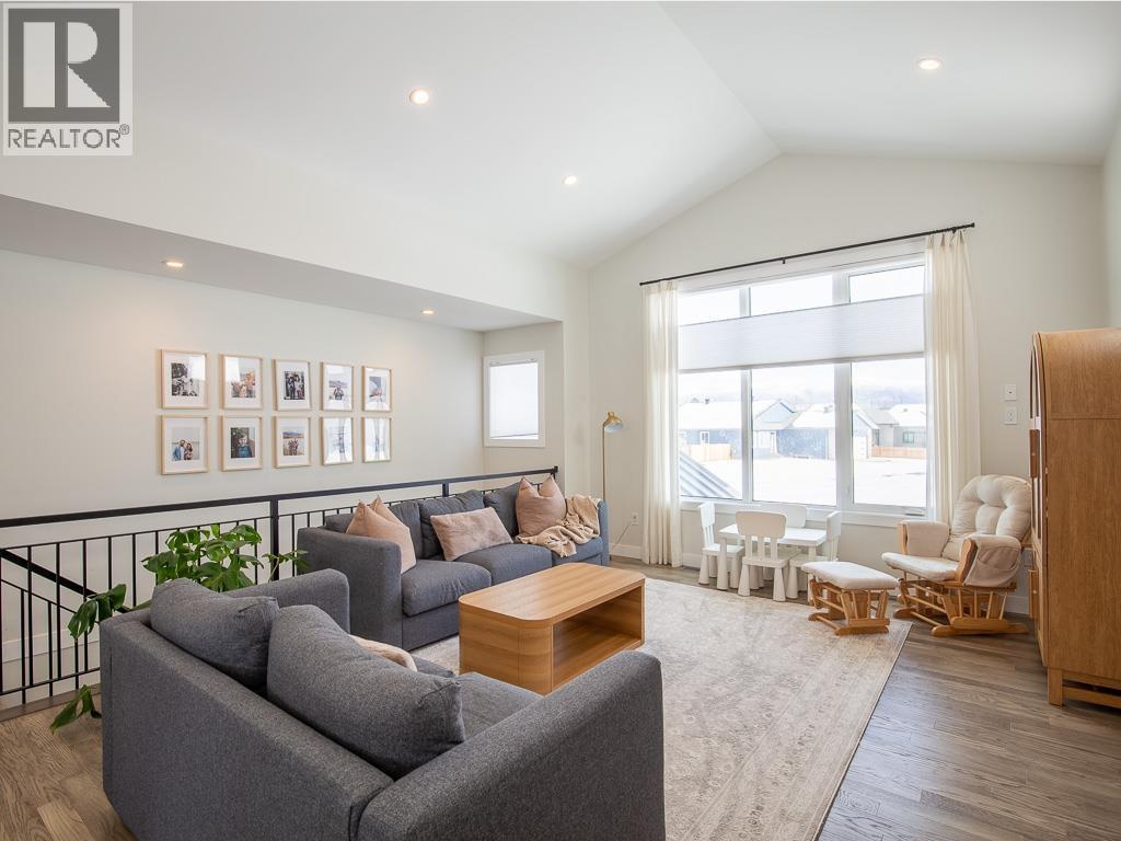 3057 MEADOW Place, Smithers