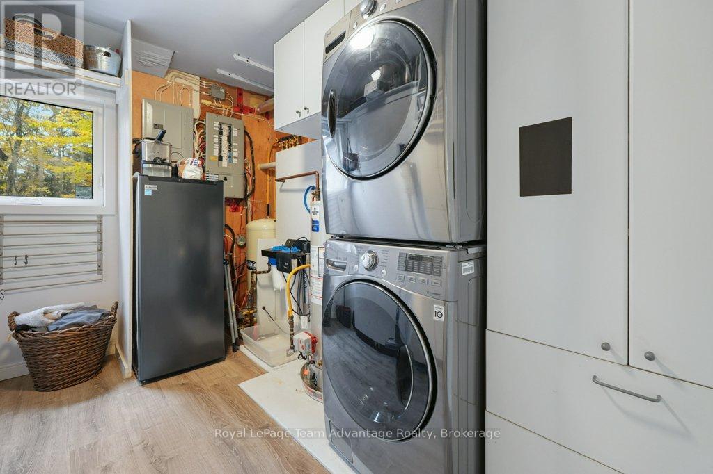 34 BEECHWOOD LANE - 40
