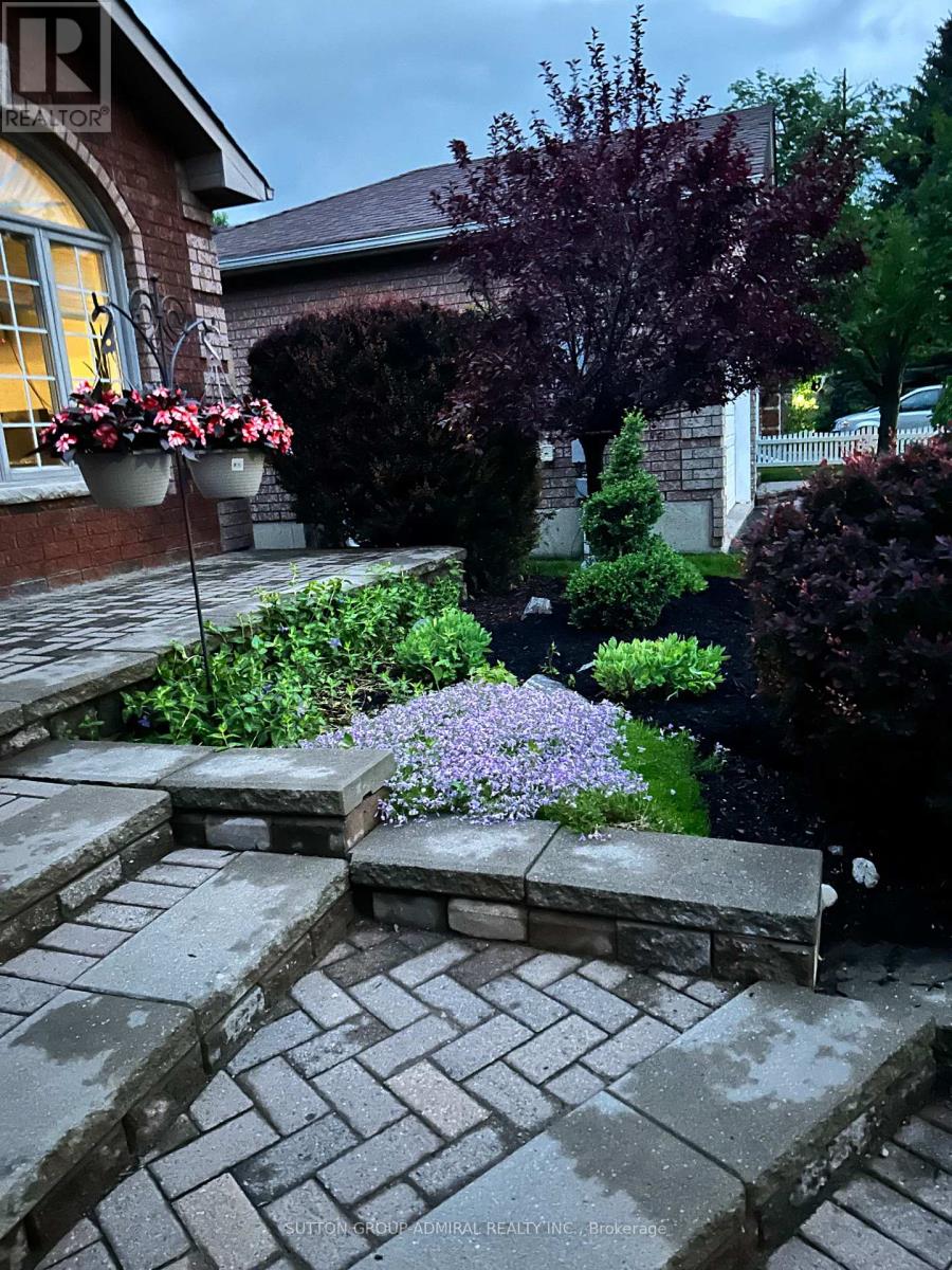 4 IRISH LANE - Photo 3 of 28, Barrie (Grove East), Ontario