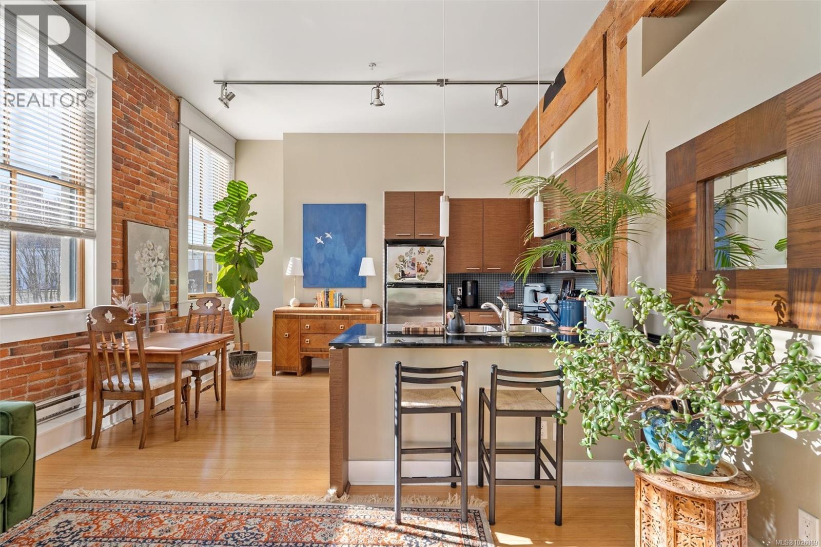 204 610 Johnson Street, Victoria