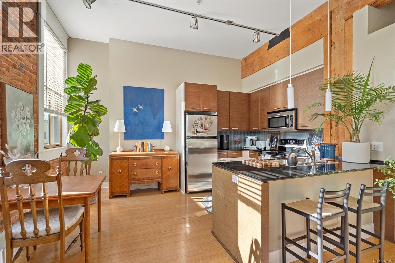 204 610 Johnson Street, Victoria