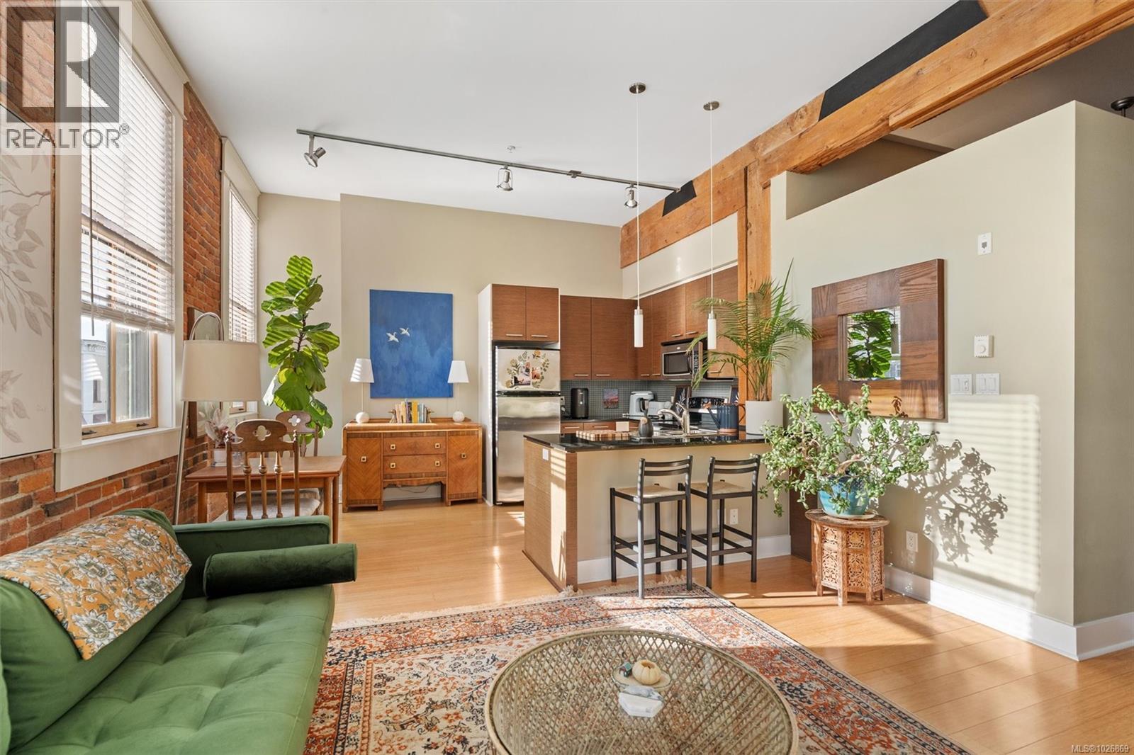 204 610 Johnson Street, Victoria