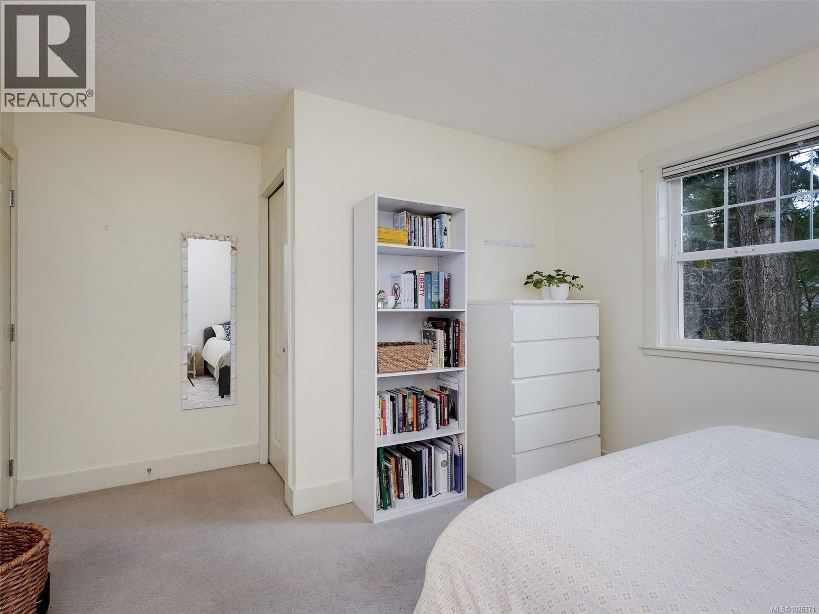 12 4530 Pipeline Road, Saanich