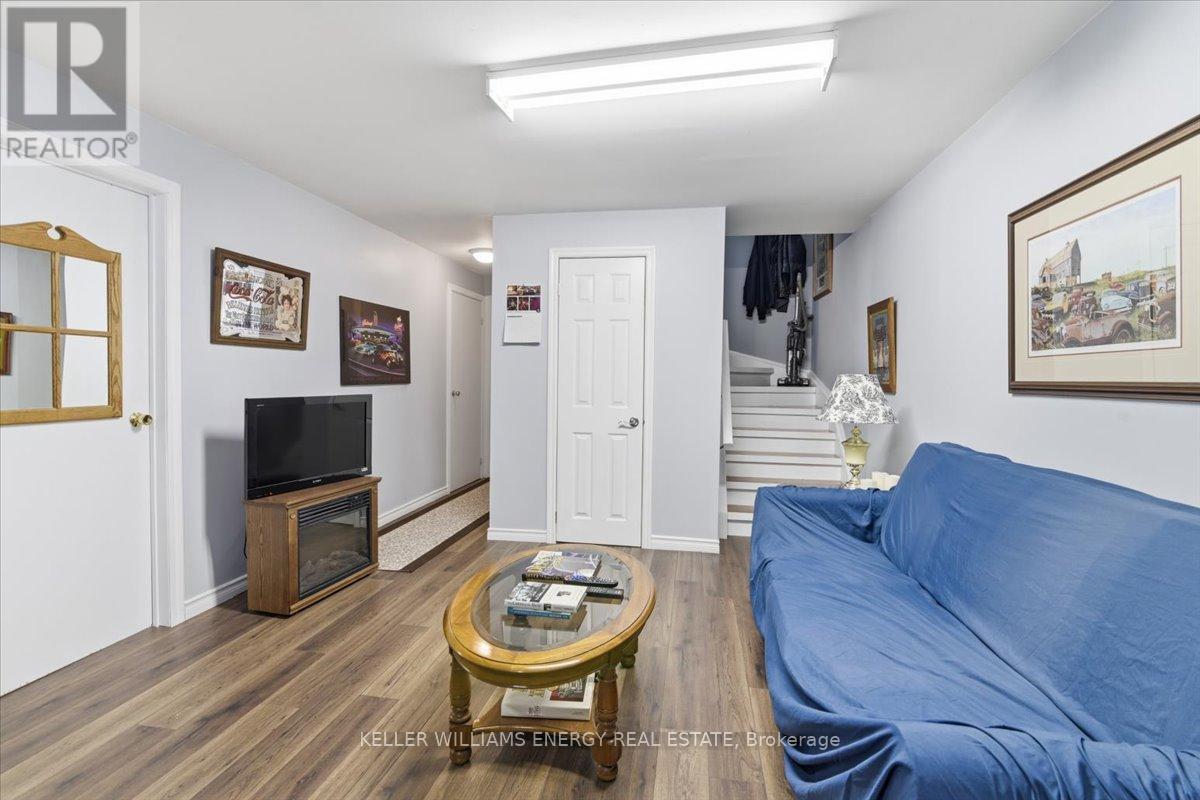 14 CHRISTIE CRESCENT — photo 26