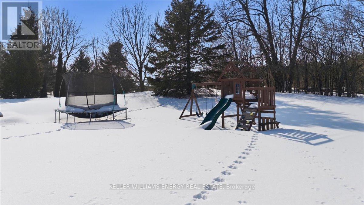 14 CHRISTIE CRESCENT — photo 33