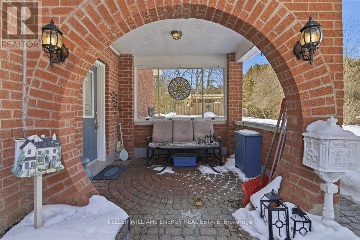 14 CHRISTIE CRESCENT — photo 39