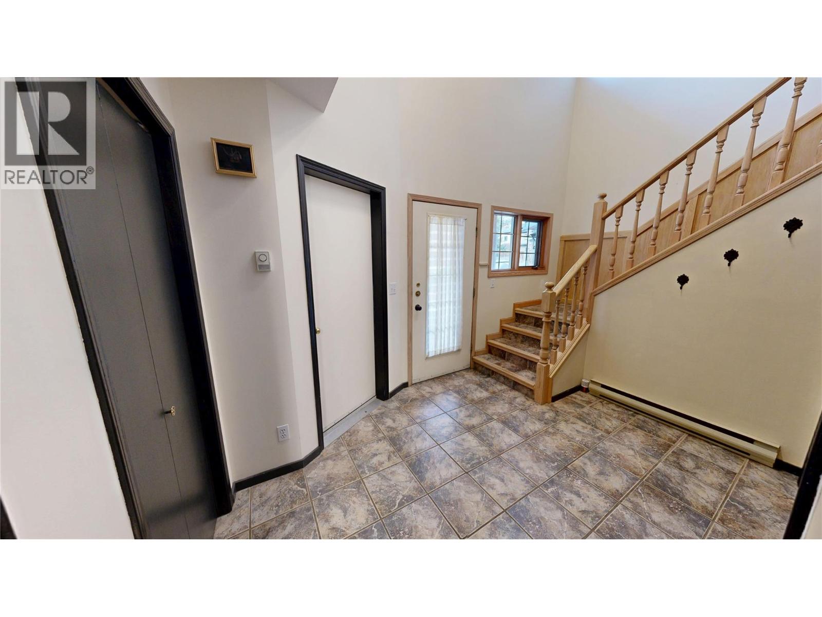 2 4850 MCKAY Street, Radium Hot Springs