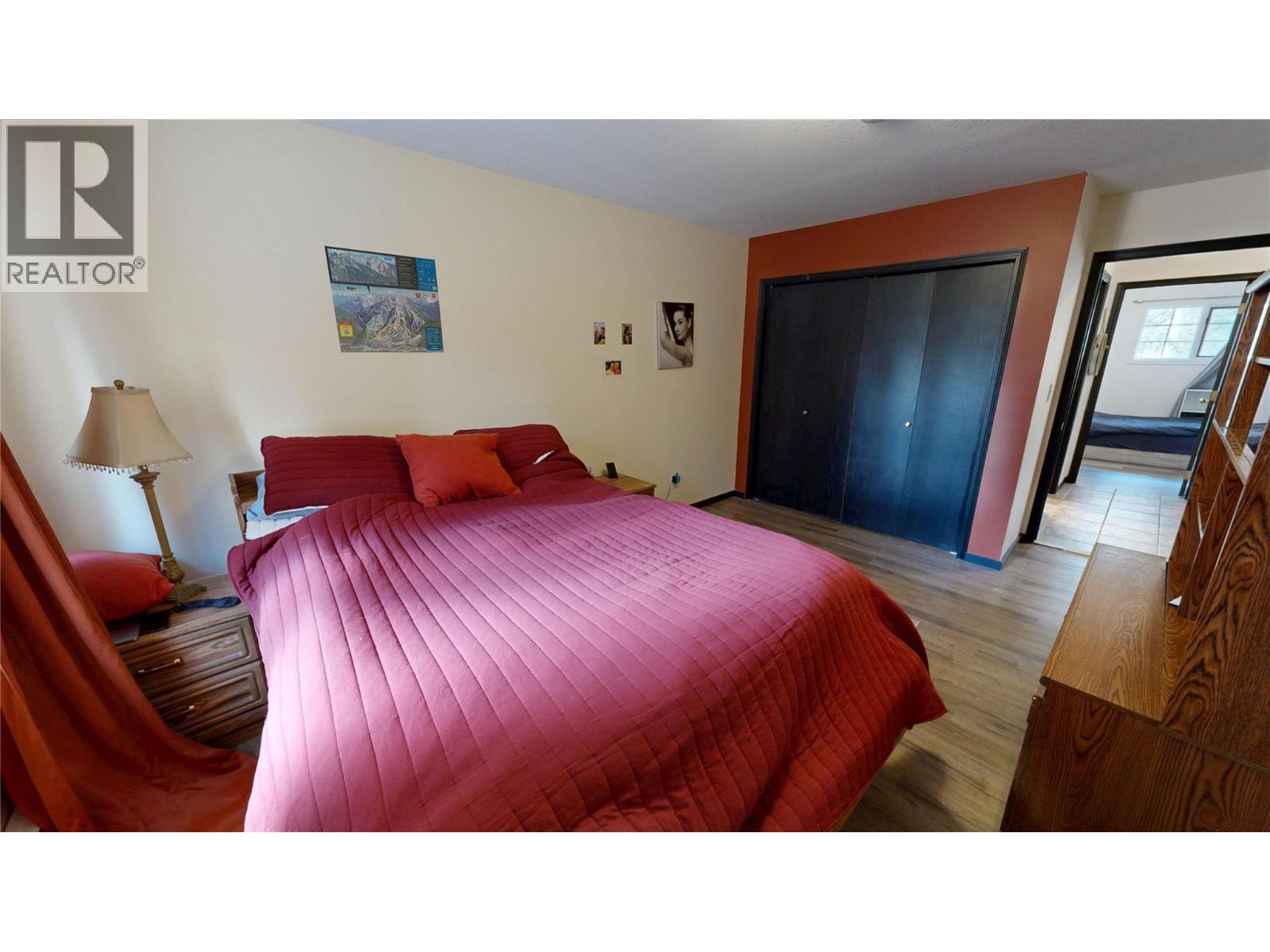 2 4850 MCKAY Street, Radium Hot Springs