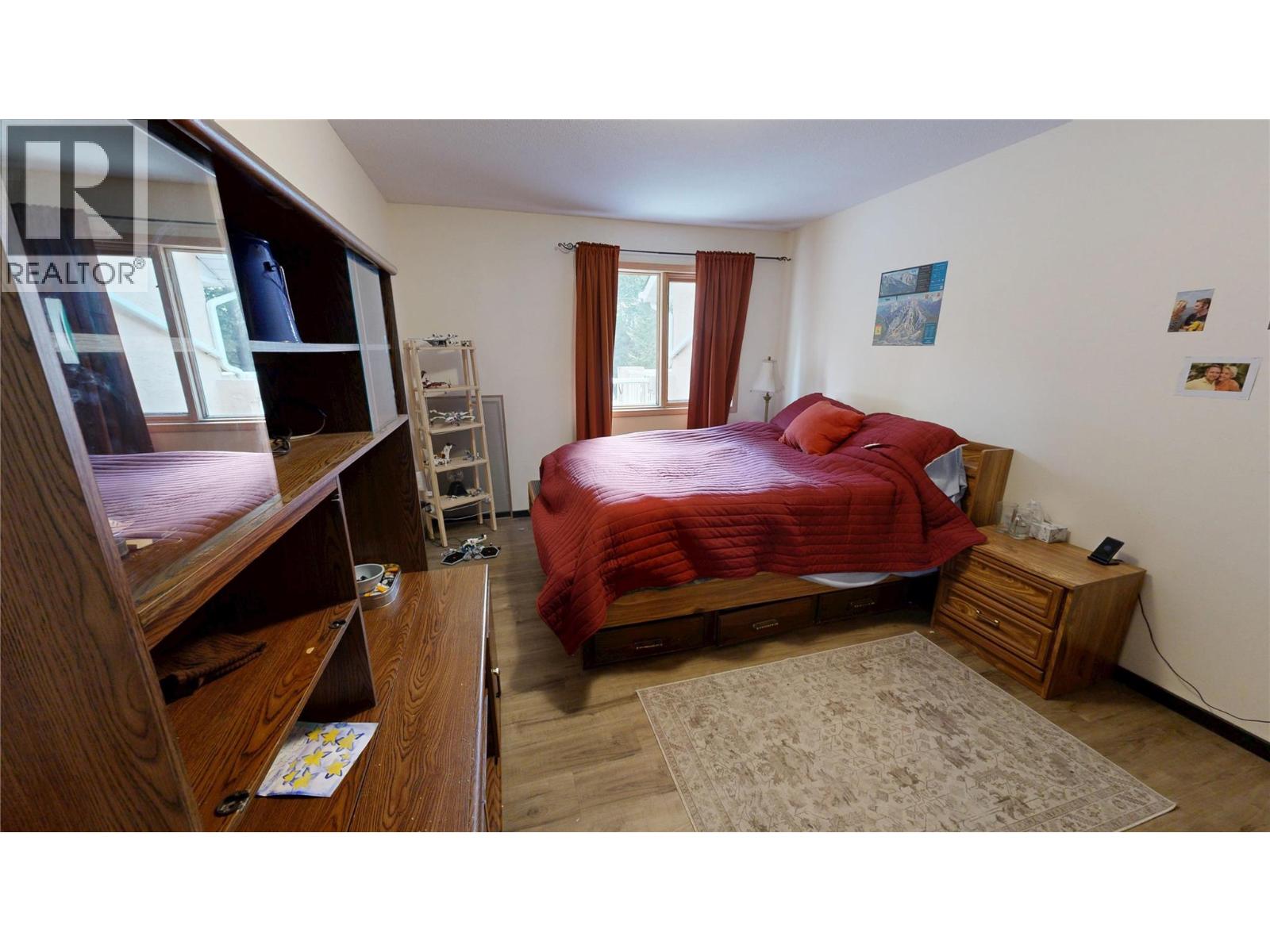 2 4850 MCKAY Street, Radium Hot Springs