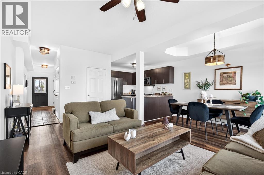 44 MADONNA Drive - Photo 3 of 37, Hamilton, Ontario