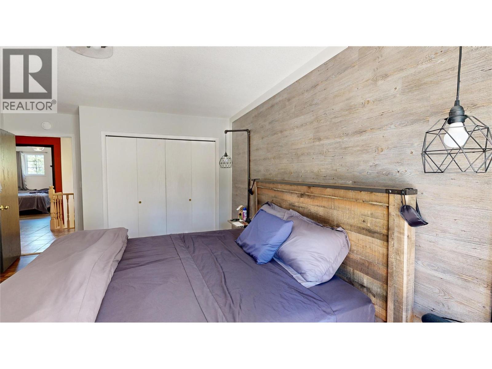 2 4850 MCKAY Street, Radium Hot Springs