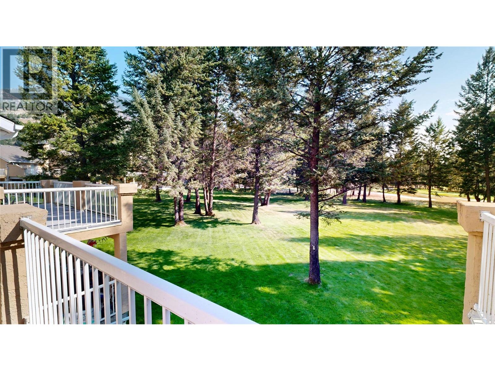 2 4850 MCKAY Street, Radium Hot Springs