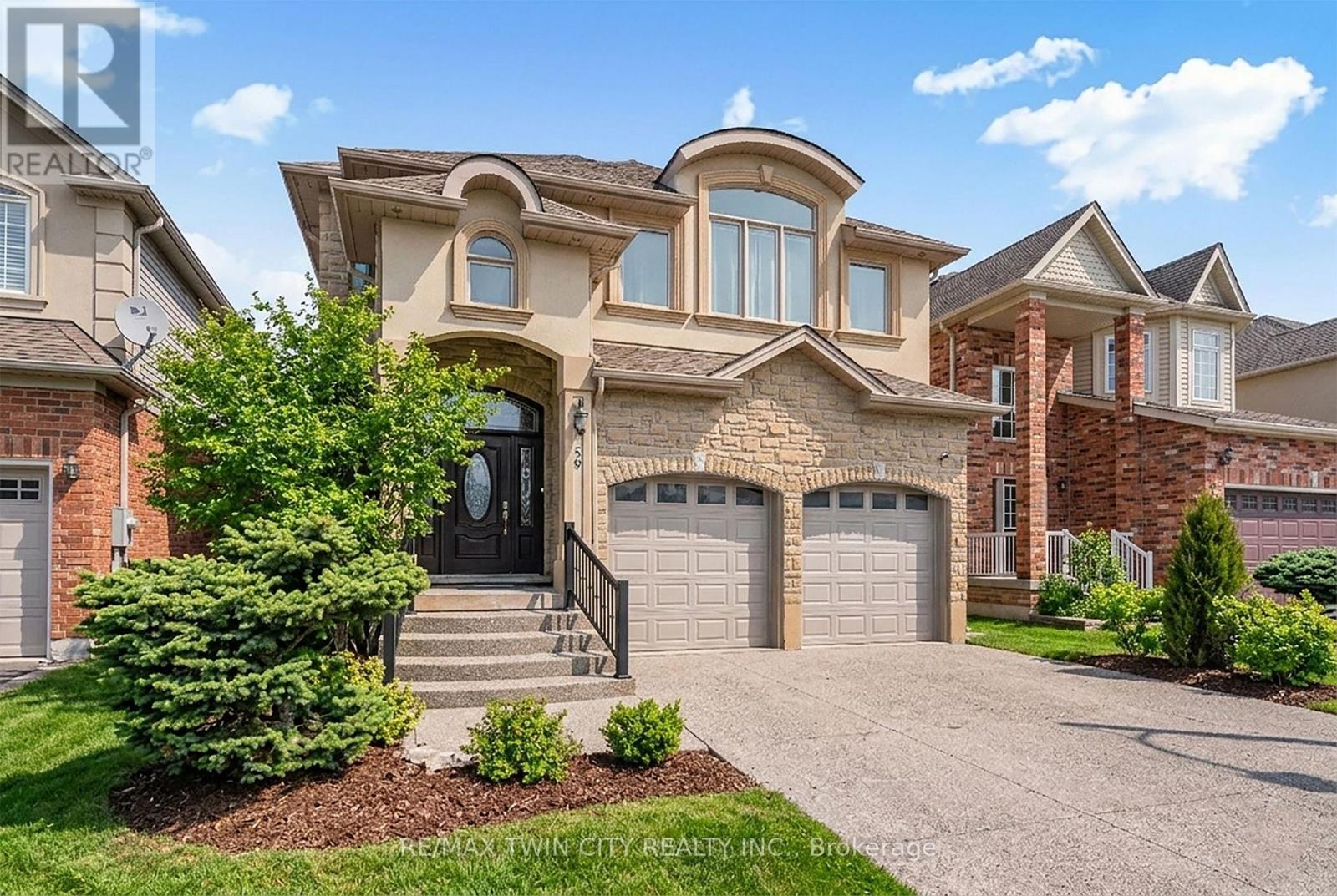 59 NEWCASTLE DRIVE - Photo 2 of 50, Kitchener, Ontario