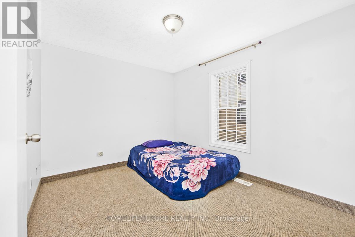 4 UNITS W/20 RMS - 327 SPRUCE STREET - 17
